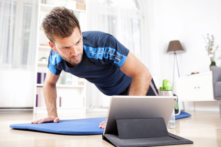Pros & Cons of Online Workout Programs